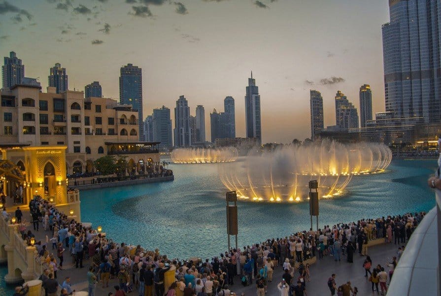 Шоу фонтанов в Дубаи