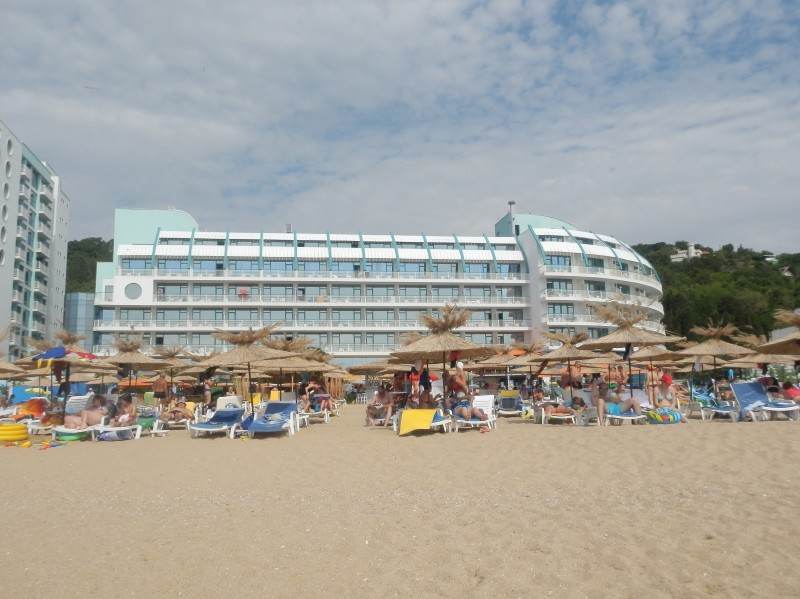 Отель на пляже