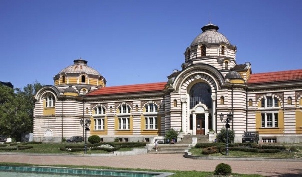 Центральная минеральная баня в Софии