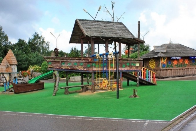 Детская площадка в HBH