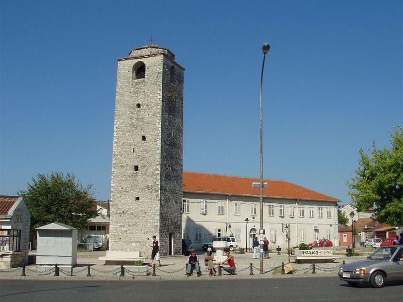 Часовая башня Сахат Кула