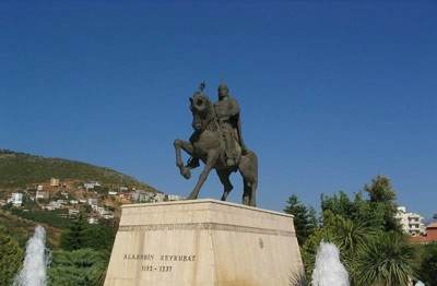 Памятник султану Алладину Кейкубаду