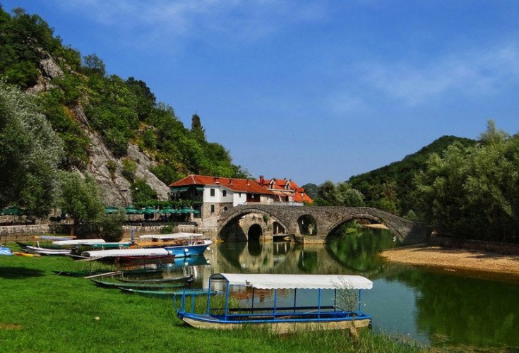 Калоритный Черногорский городок