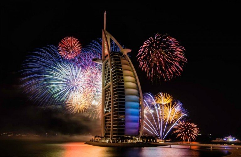 Новогодний фейерверк в Дубаи