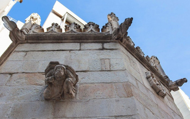 Готический фонтан Сан-Хуан