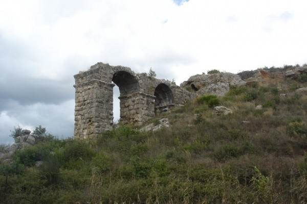 Древний акведук