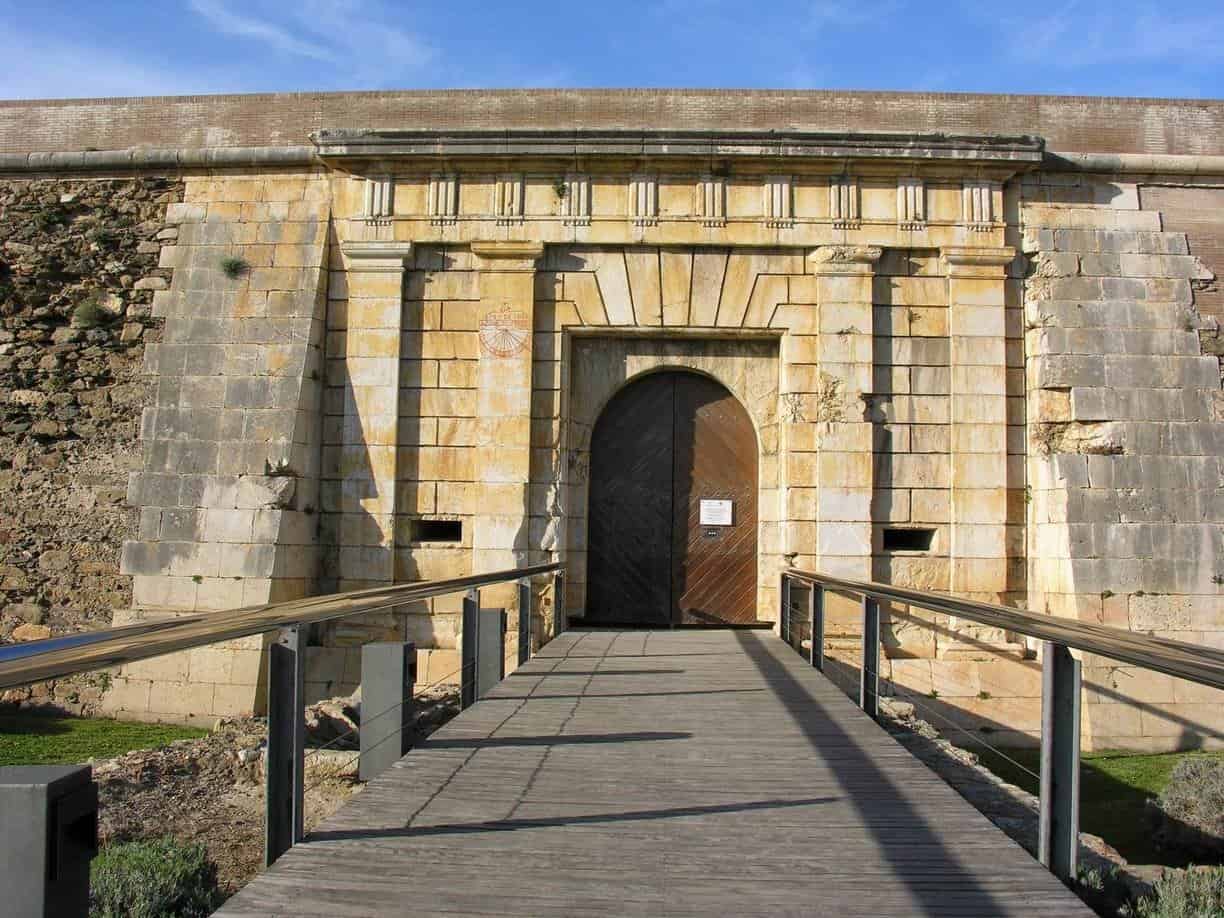 Ворота в крепость