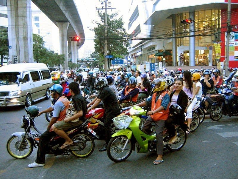 Дорожное движение в Тайланде