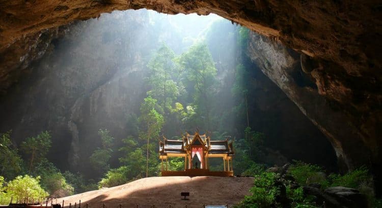 Пещера Sam Roi Yot Phraya Nakhon