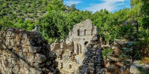 Руины города Олимпос